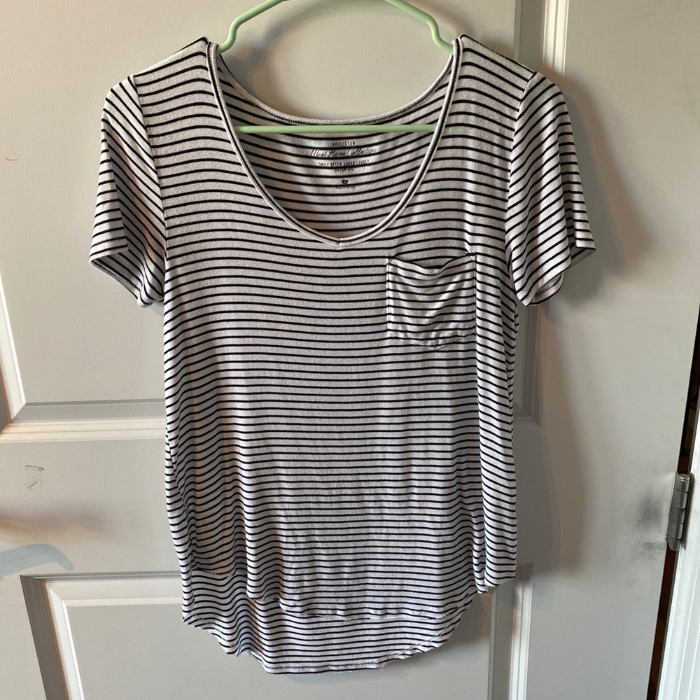 Hollister V-Neck Tee